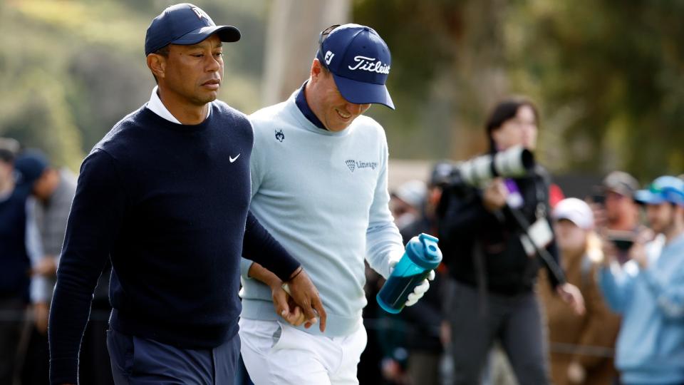 Tiger Woods Hands Justin Thomas A Feminine Product. 